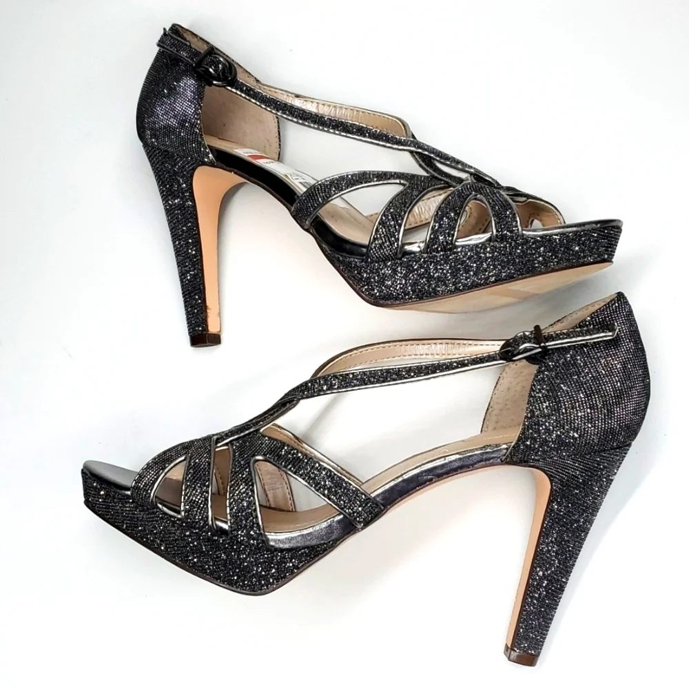 Style and Co Selinaa Silver Gray Platform Stiletto Heels 8 NWT